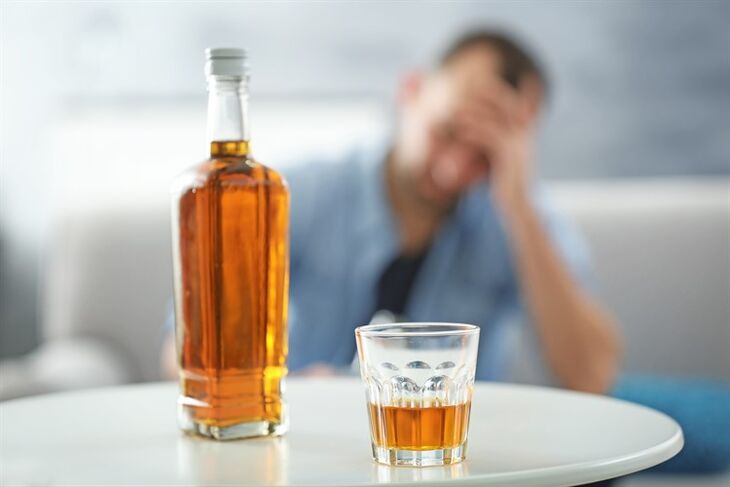 Drinking alcohol negatively affects male erectile function