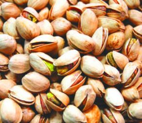 Pistachios are one such dry fruit which have a good effect on men's sweating.